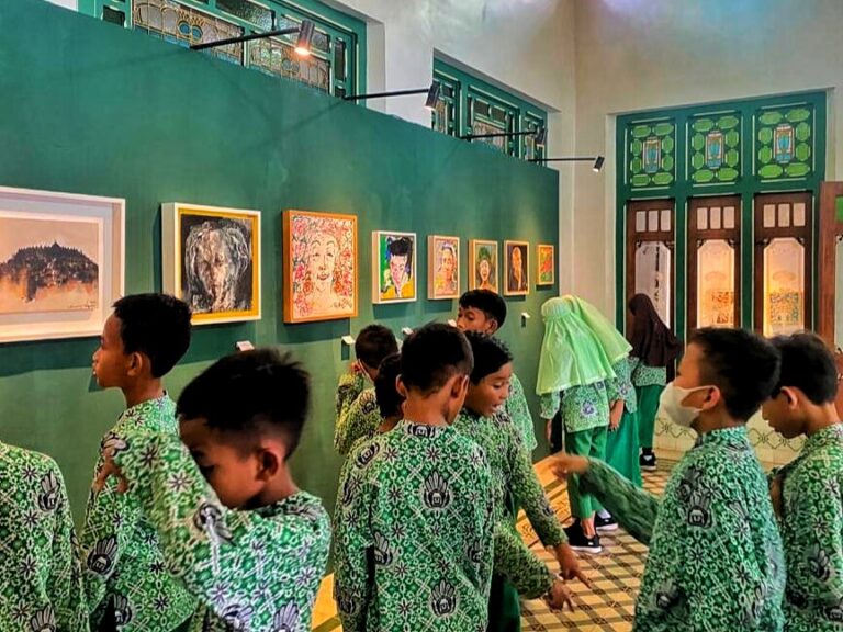 Kunjungan Gen Z ke museum (Sumber: budaya.jogjaprov.go.id)